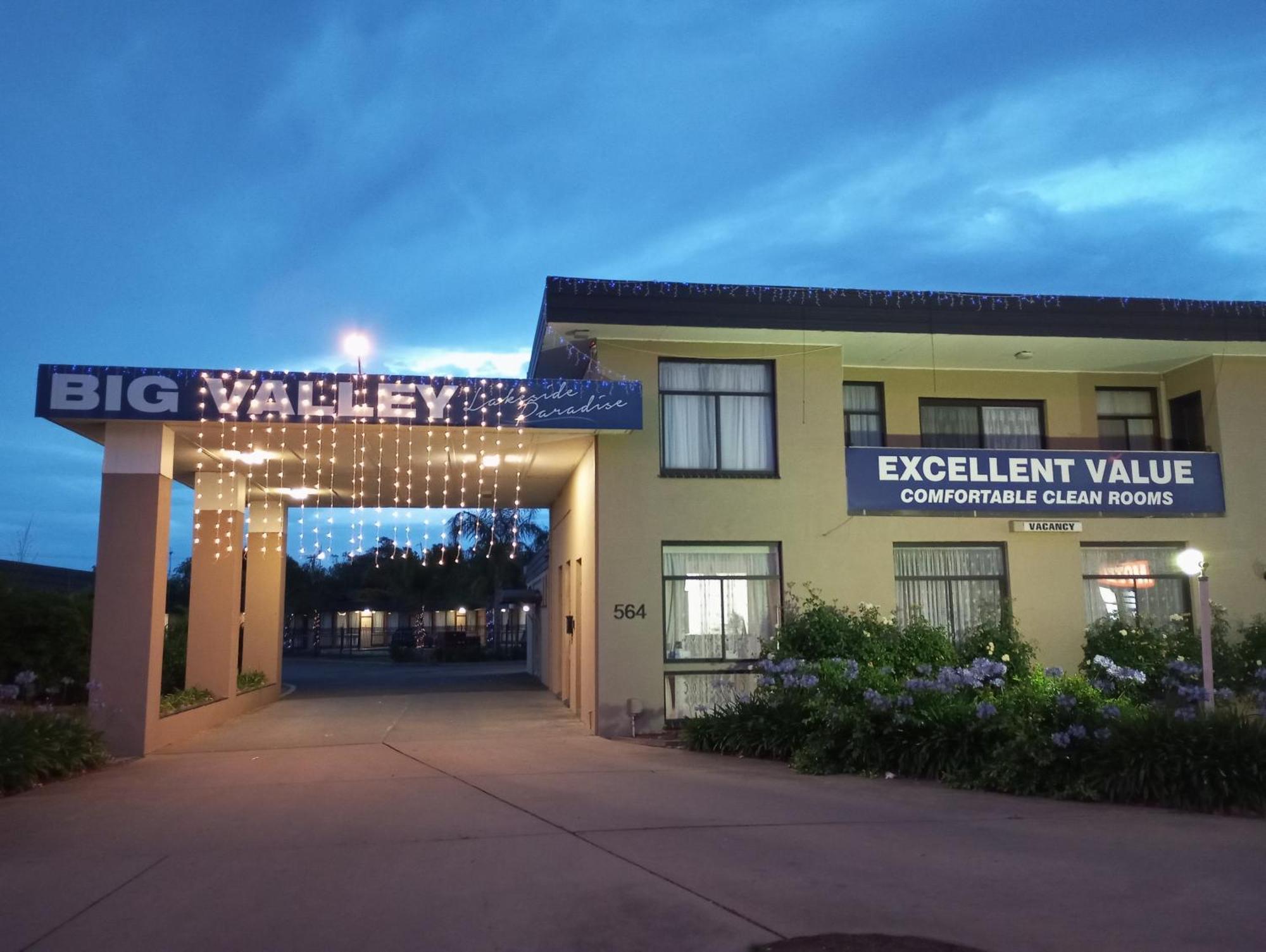 Big Valley Lakeside Paradise Motor Inn Shepparton Exterior photo